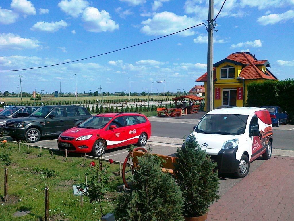 Hotel Rózsa Csárda Bungalow&Caravan Park Hegyeshalom Exterior foto